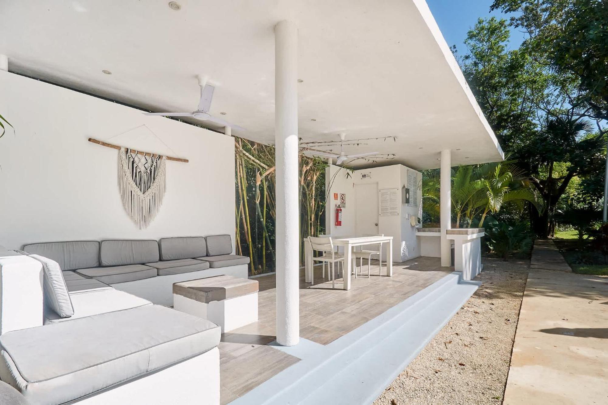 Tranquil With Pool Private Terrace And Bbq Appartement